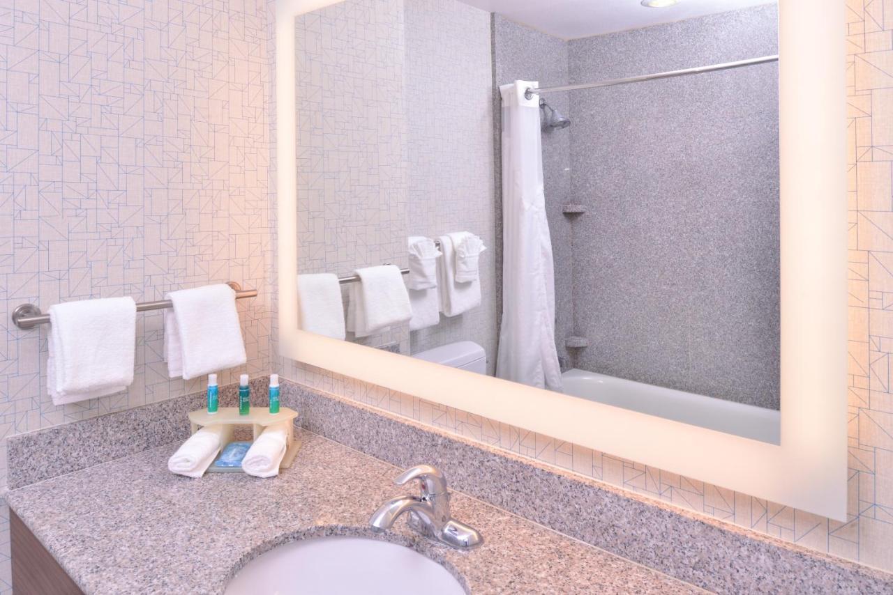 Holiday Inn Express San Diego - Otay Mesa, An Ihg Hotel Bagian luar foto